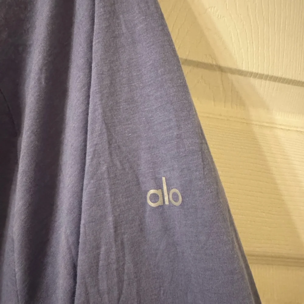 ALO Yoga Conquer Reform Long Sleeve with Hood Bluestone - Picture 4 of 5